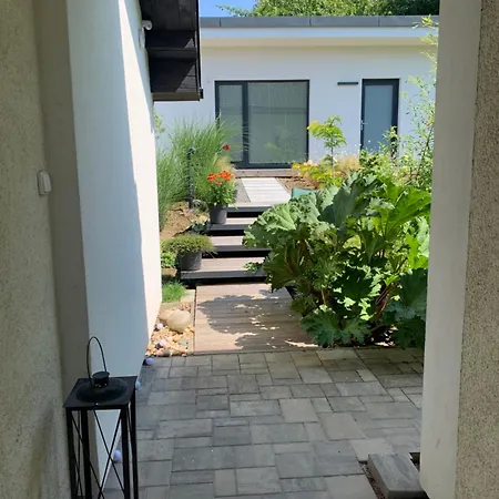 Dum Pro Hosty V Zahrade Holiday home Police nad Metuji