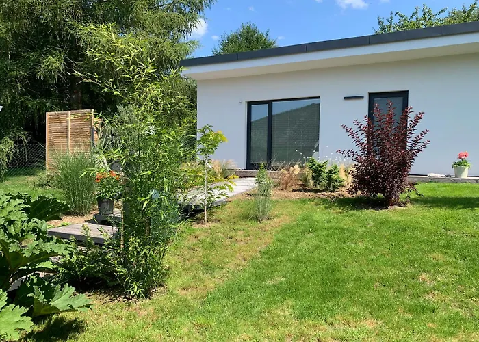 Dum Pro Hosty V Zahrade Tatil Evi